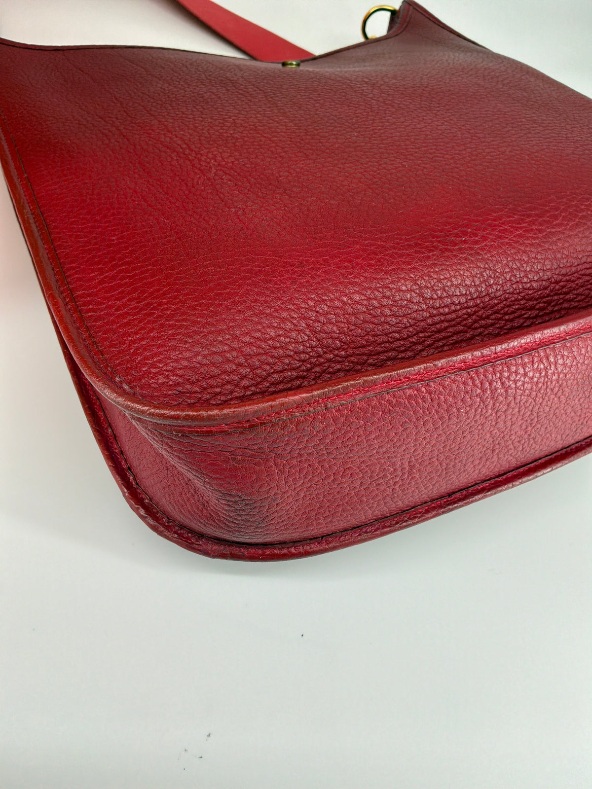 Hermès Evelyne I Clemence Leather Crossbody Bag – Red