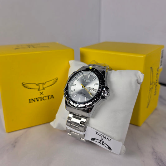 Invicta Specialty Men’s Quartz Stainless Steel Watch – Silver Dial (Ref. 69039)