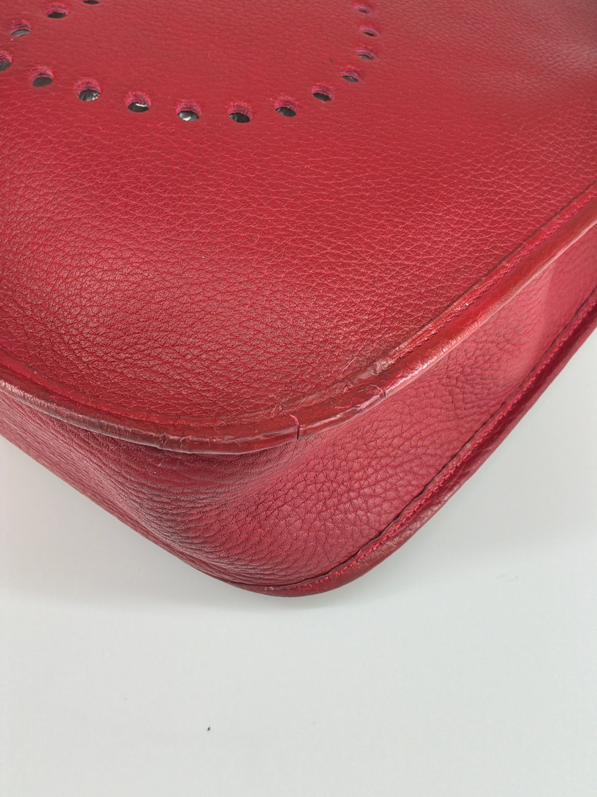Hermès Evelyne I Clemence Leather Crossbody Bag – Red