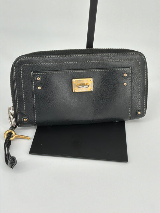 Chloé Vintage Paddington Leather Zip Continental Wallet – Black & Gold