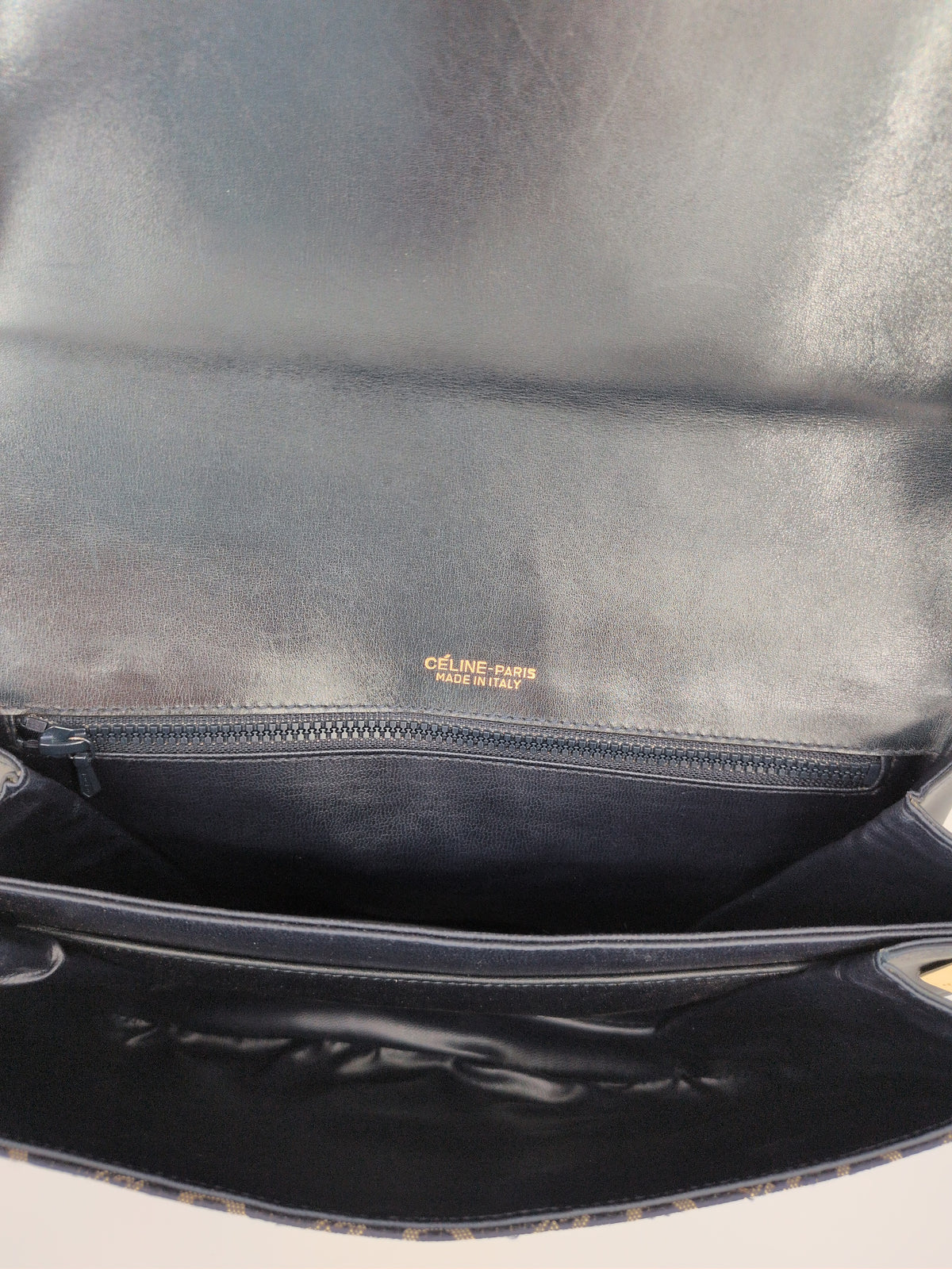 Celine Vintage Leather Crossbody Bag – Black